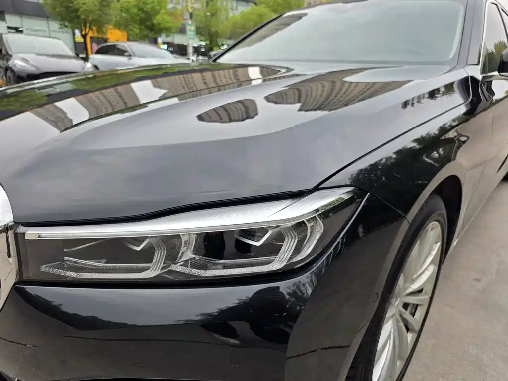 BMW 7 Series — миниатюра 5