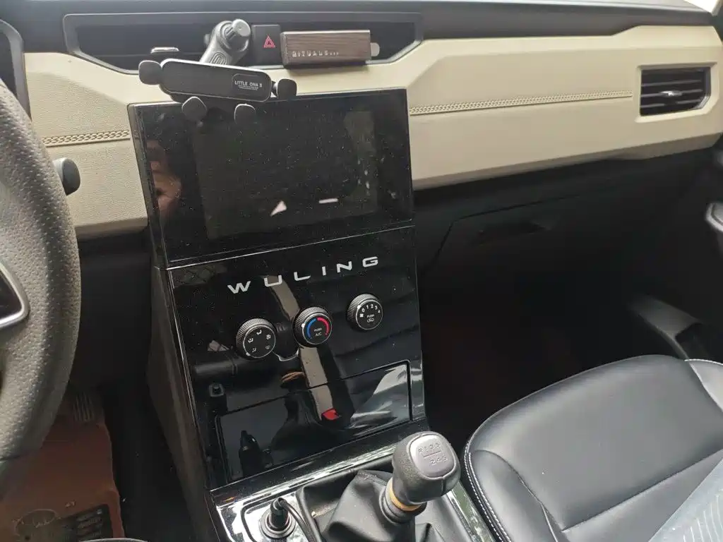 Wuling Hongguang PLUS — миниатюра 10