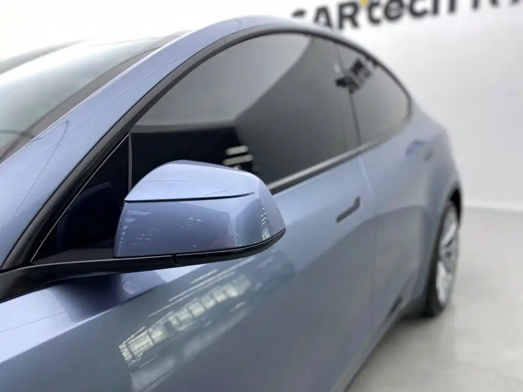 Tesla Model Y — миниатюра 13