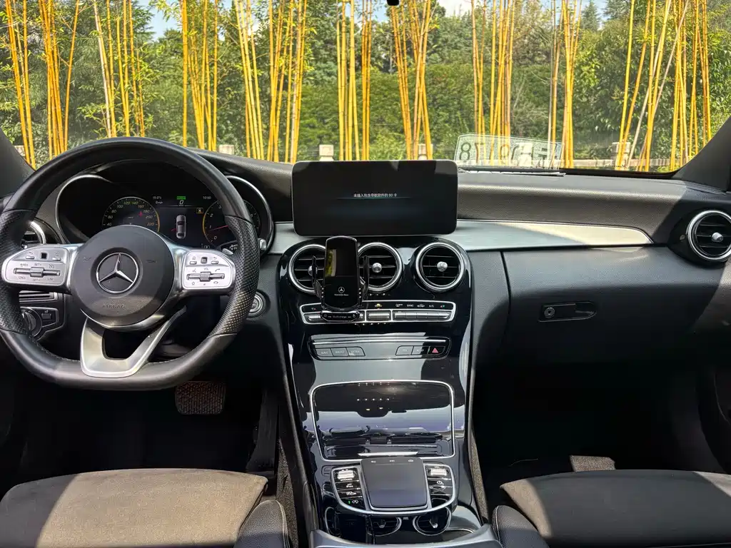 Mercedes-Benz C-Class — миниатюра 13