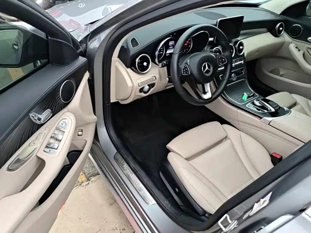 Mercedes-Benz C-Class — миниатюра 16