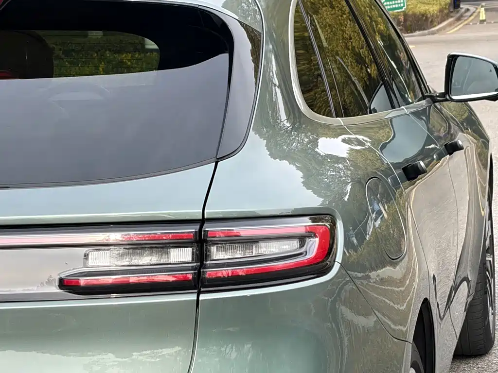 AITO ASK THE WORLD M5