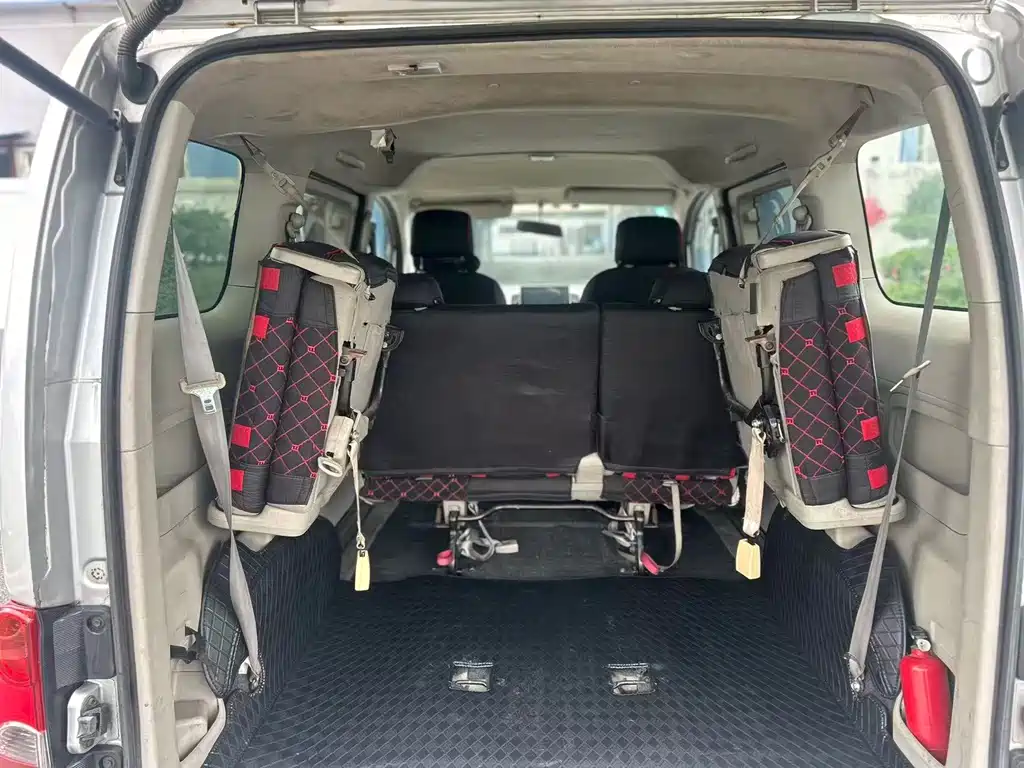Nissan NV200 — миниатюра 9