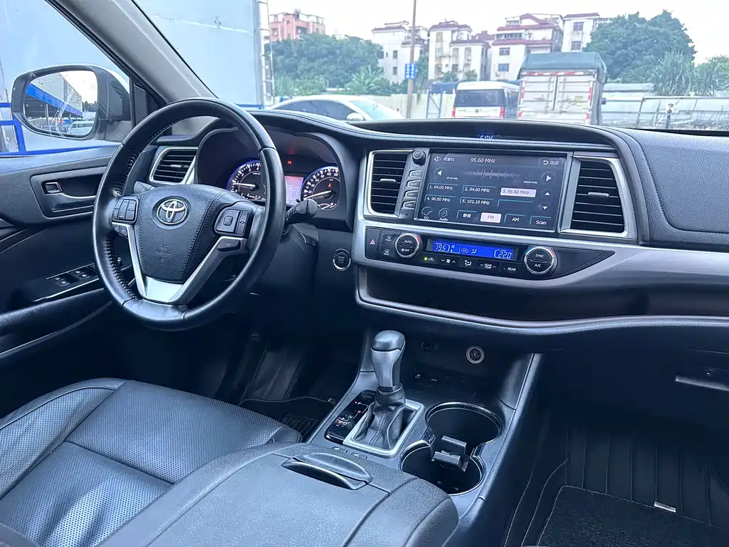 Toyota Highlander — миниатюра 15