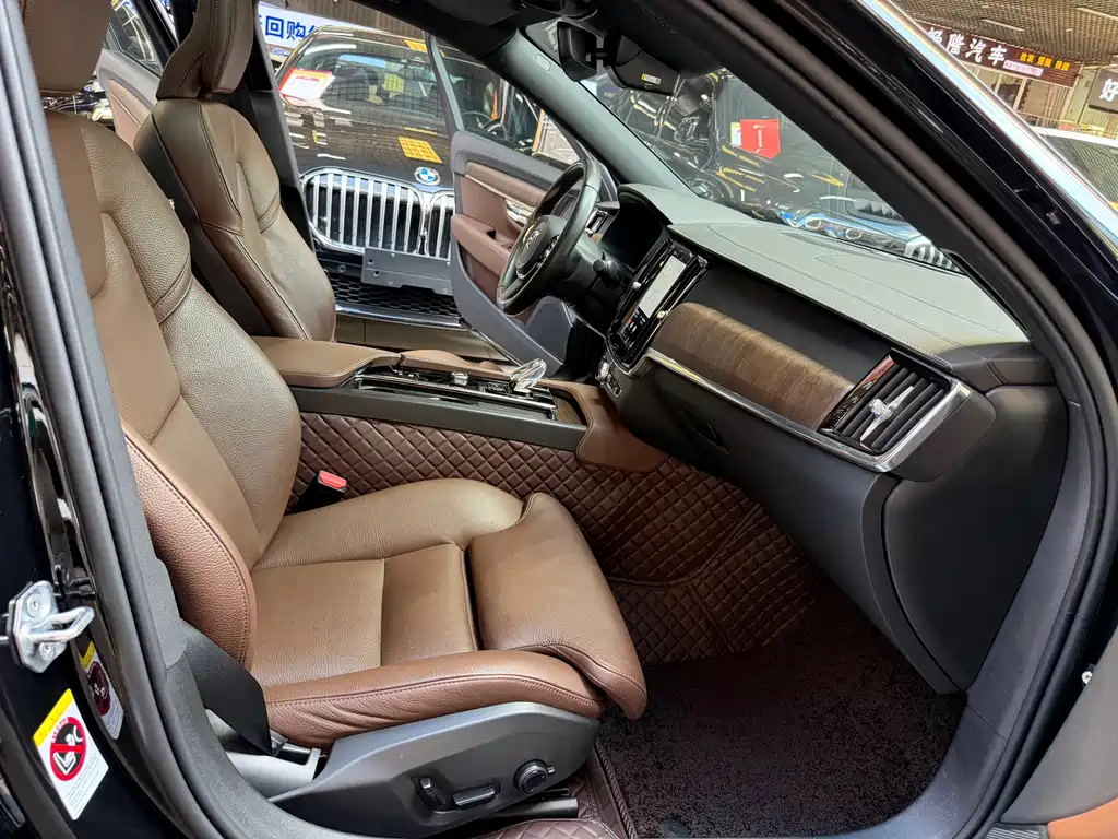 Volvo S90 — миниатюра 25