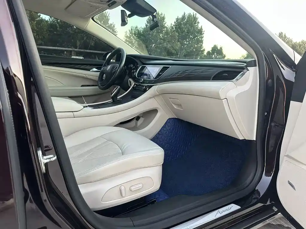 Buick LaCrosse — миниатюра 10
