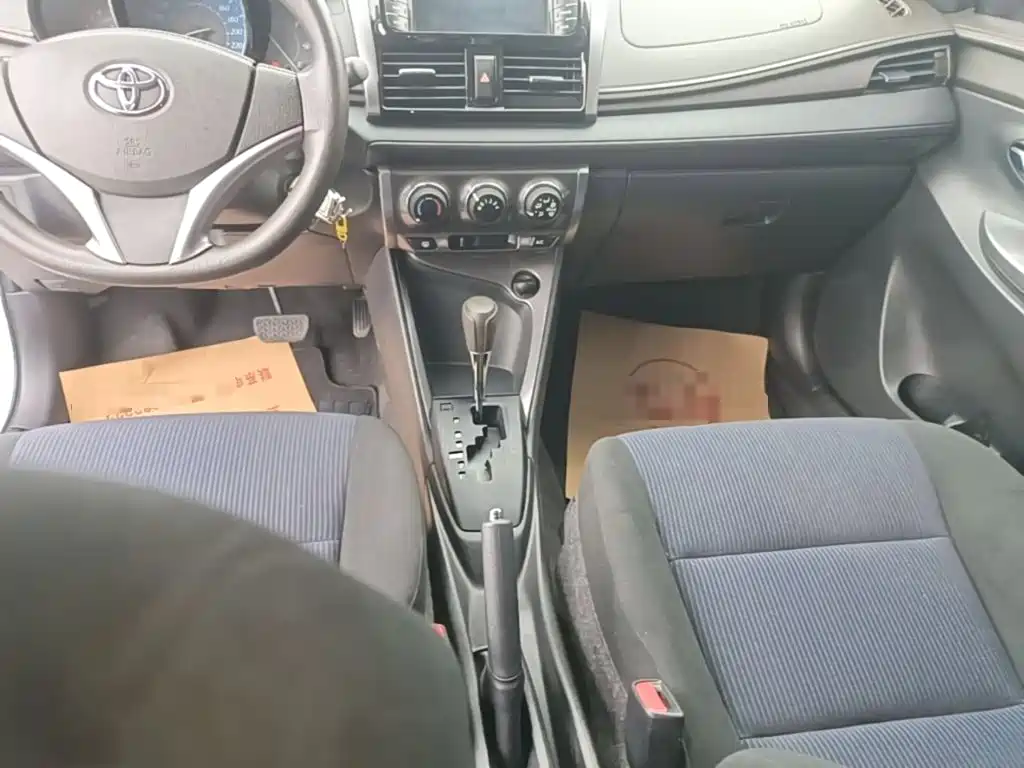 Toyota Yaris L — миниатюра 14