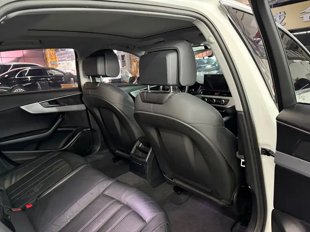 Audi A4L — миниатюра 8
