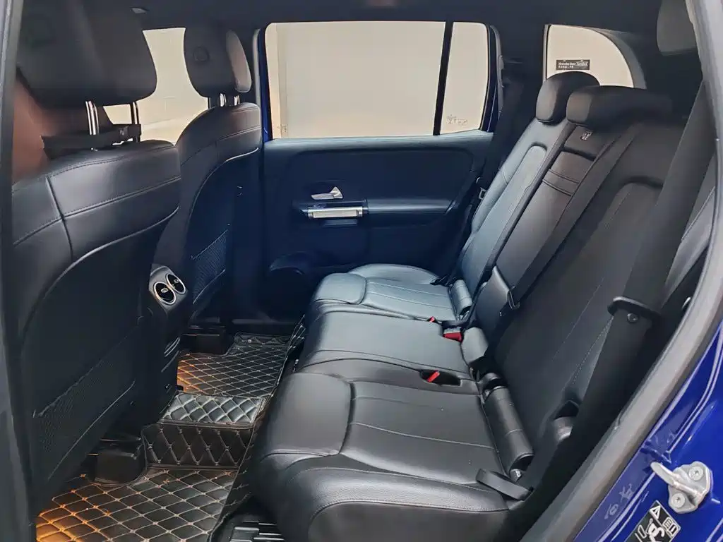 Mercedes-Benz GLB — миниатюра 10