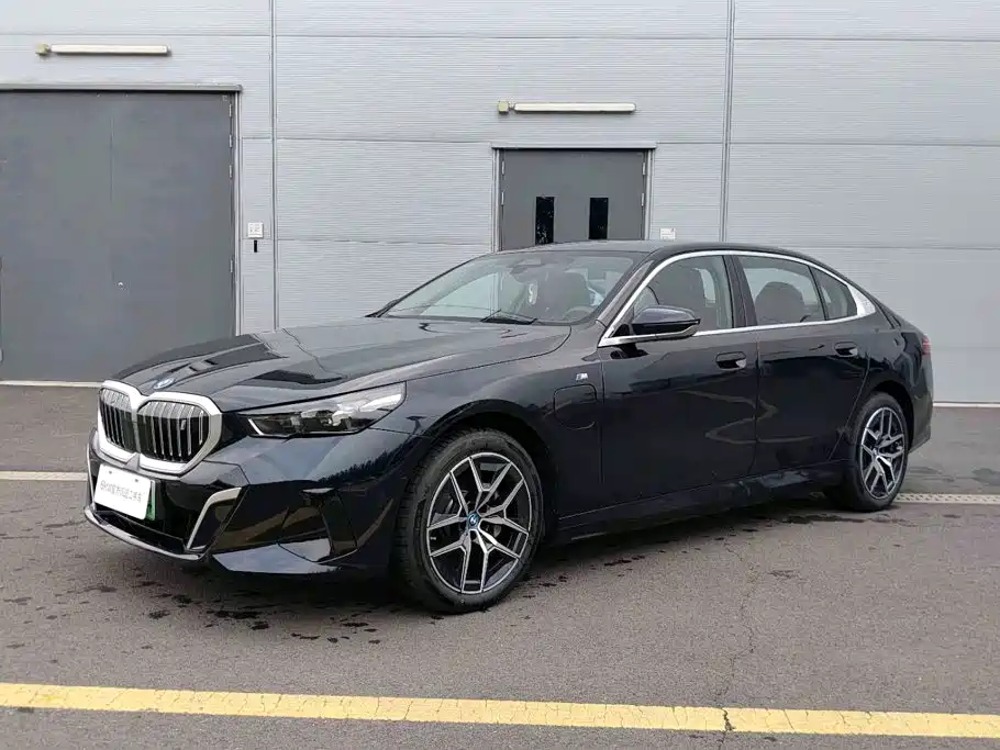 BMW i5