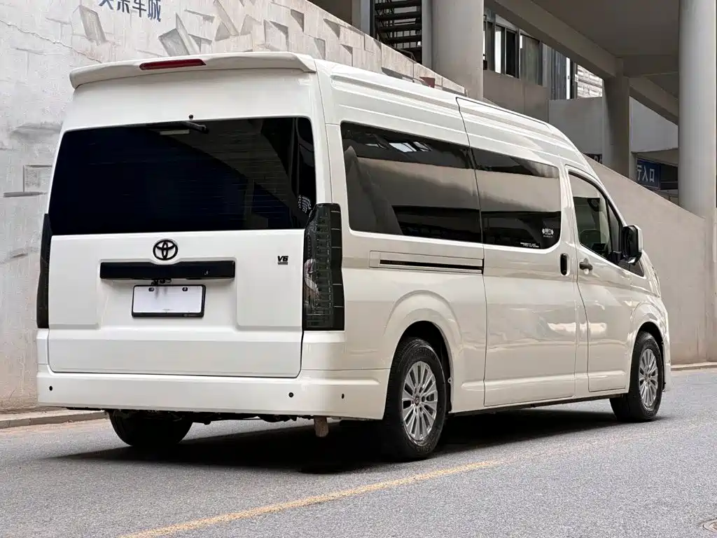 Toyota Hiace — миниатюра 5