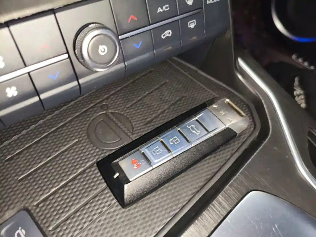 Wey Wey VV6 — миниатюра 9