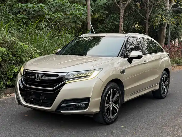 HONDA UR V