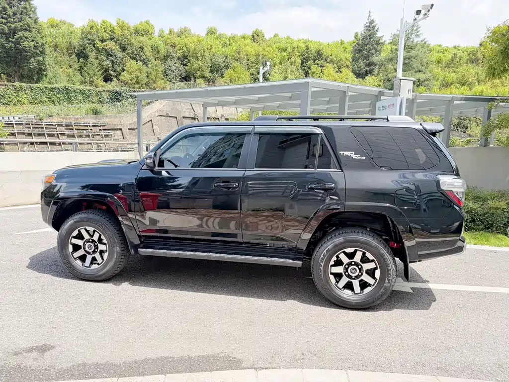 Toyota 4Runner — миниатюра 16