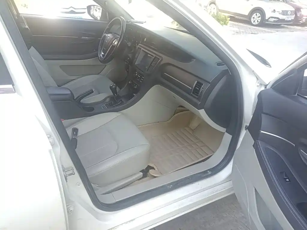 BAIC Senova D50 — миниатюра 9