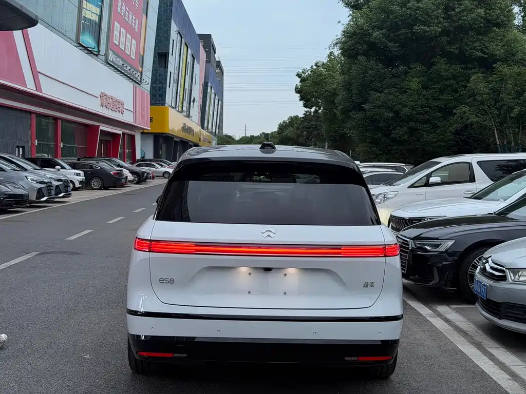 NIO ES8 — миниатюра 6