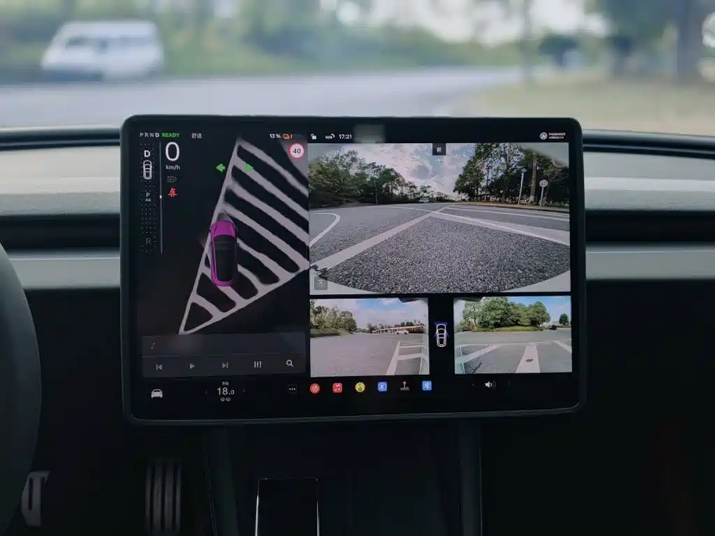 Tesla Model 3 — миниатюра 13