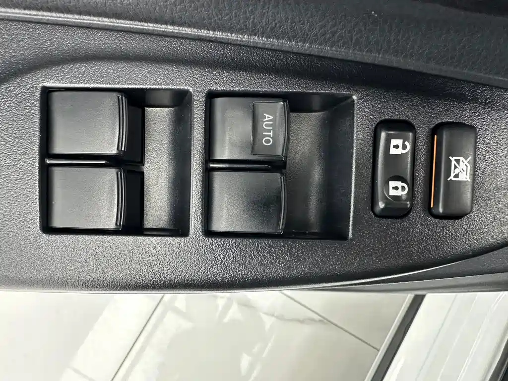 Toyota Yaris L Zhixuan X 1.5L CVT Luxury PLUS Edition, фото 11