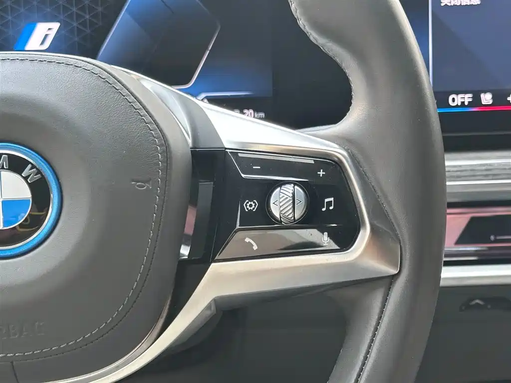 BMW i7 — миниатюра 16