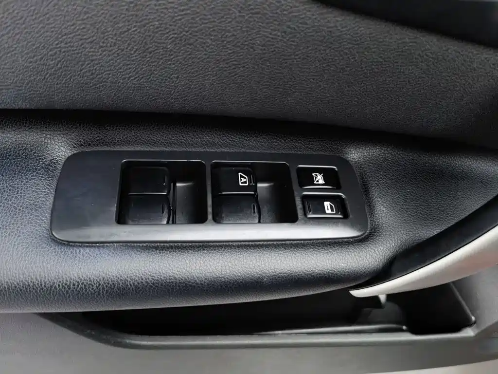 Nissan Qashqai — миниатюра 9