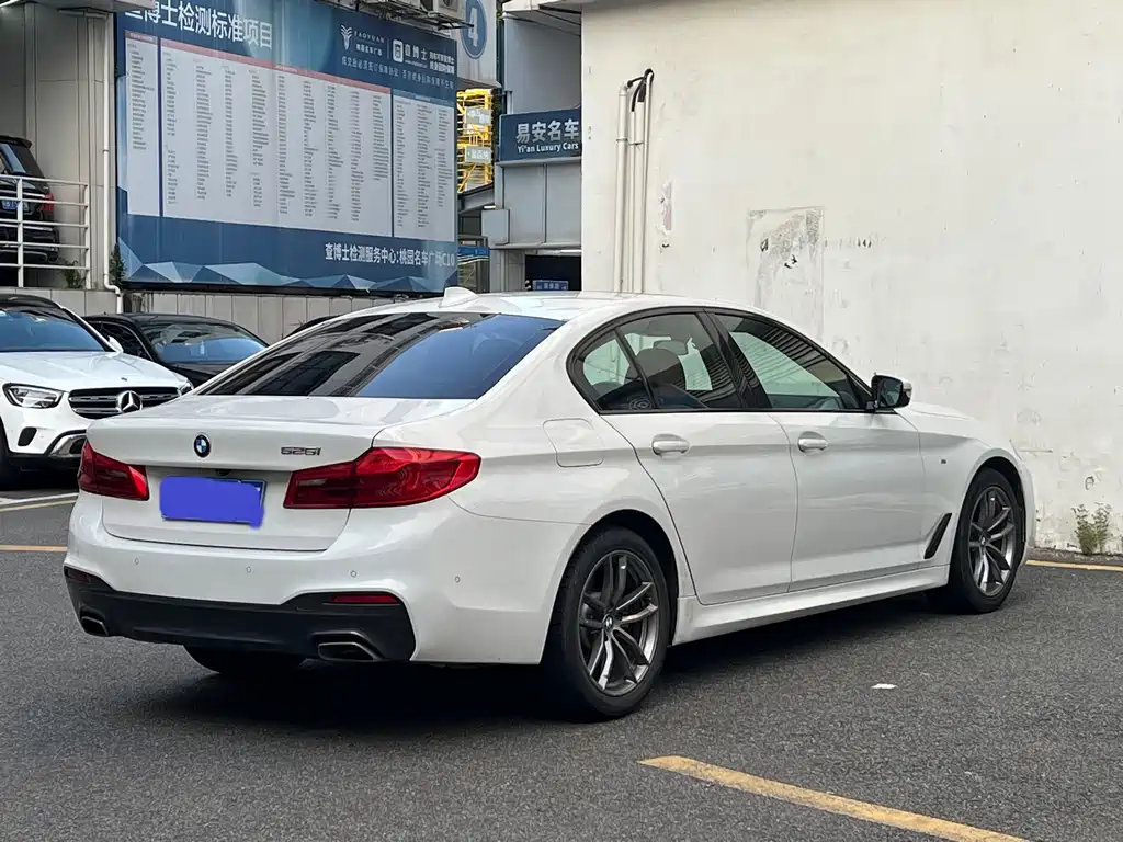 BMW 5 Series (Import) — миниатюра 18