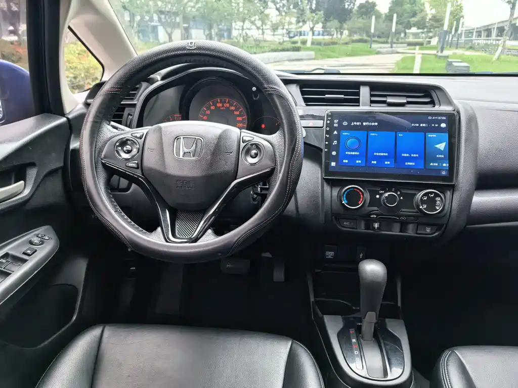 Honda Fit — миниатюра 15