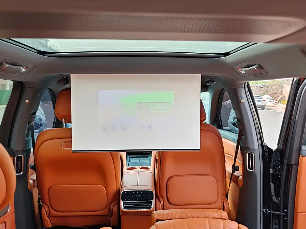 AITO ASK THE WORLD M8