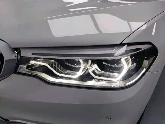 BMW 5 Series — миниатюра 15