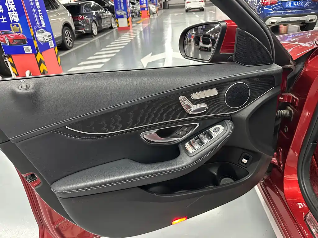 Mercedes-Benz C-Class — миниатюра 8