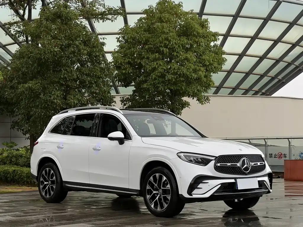 MERCEDES-BENZ GLC
