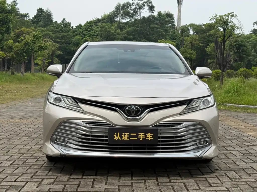 Toyota Camry — миниатюра 2