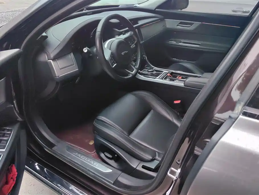 Jaguar XFL 2020 XFL 2.0T P200