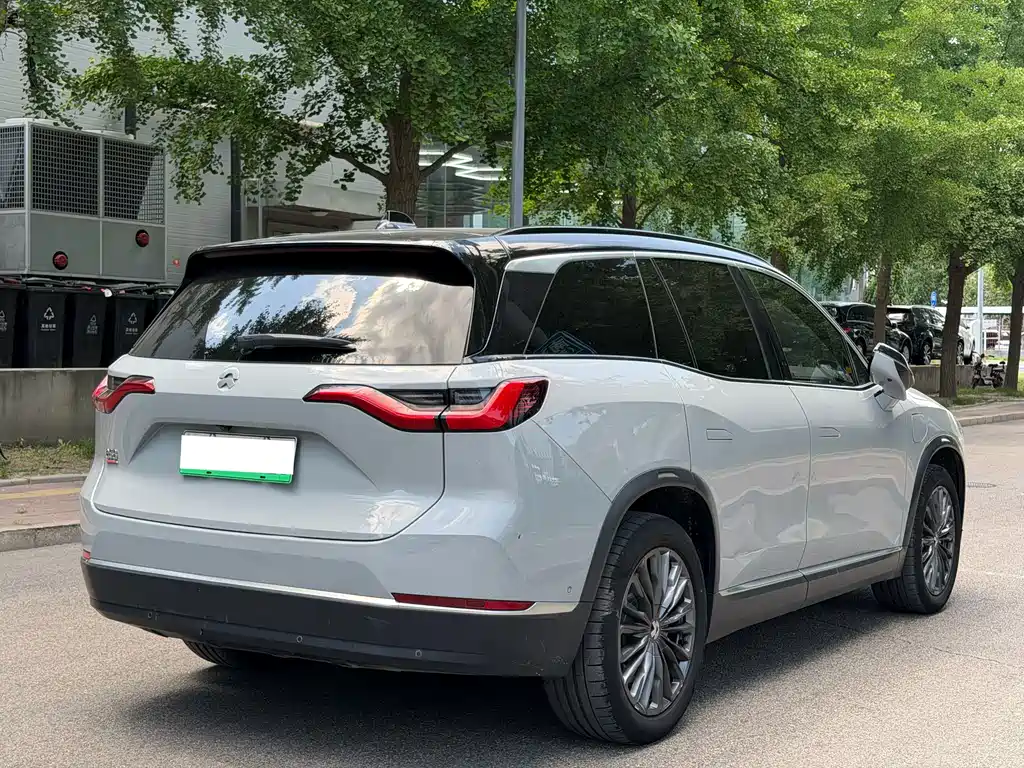 NIO ES8 2022 75kWh мест