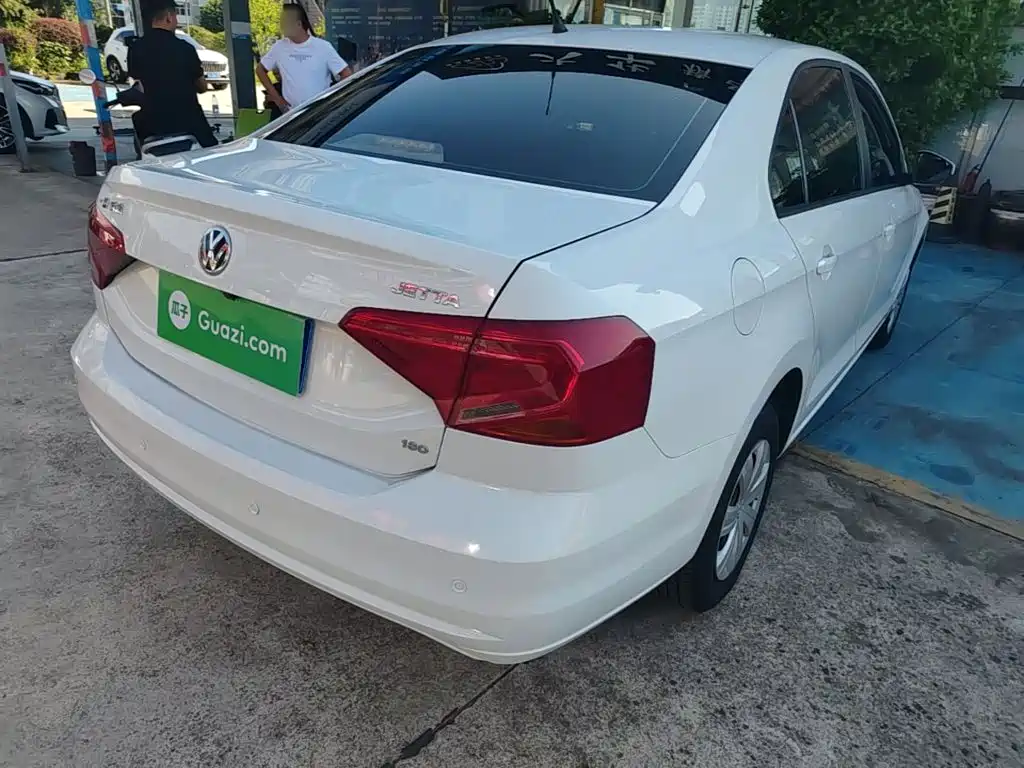 Volkswagen Jetta — миниатюра 8