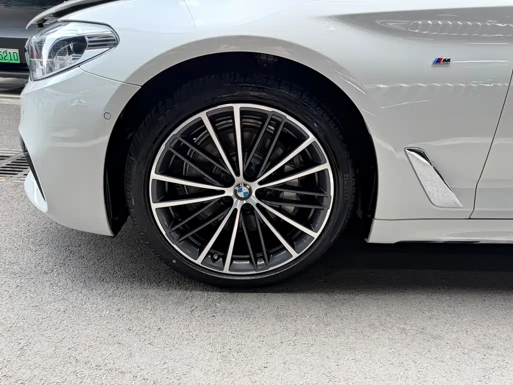 BMW 5 Series — миниатюра 35