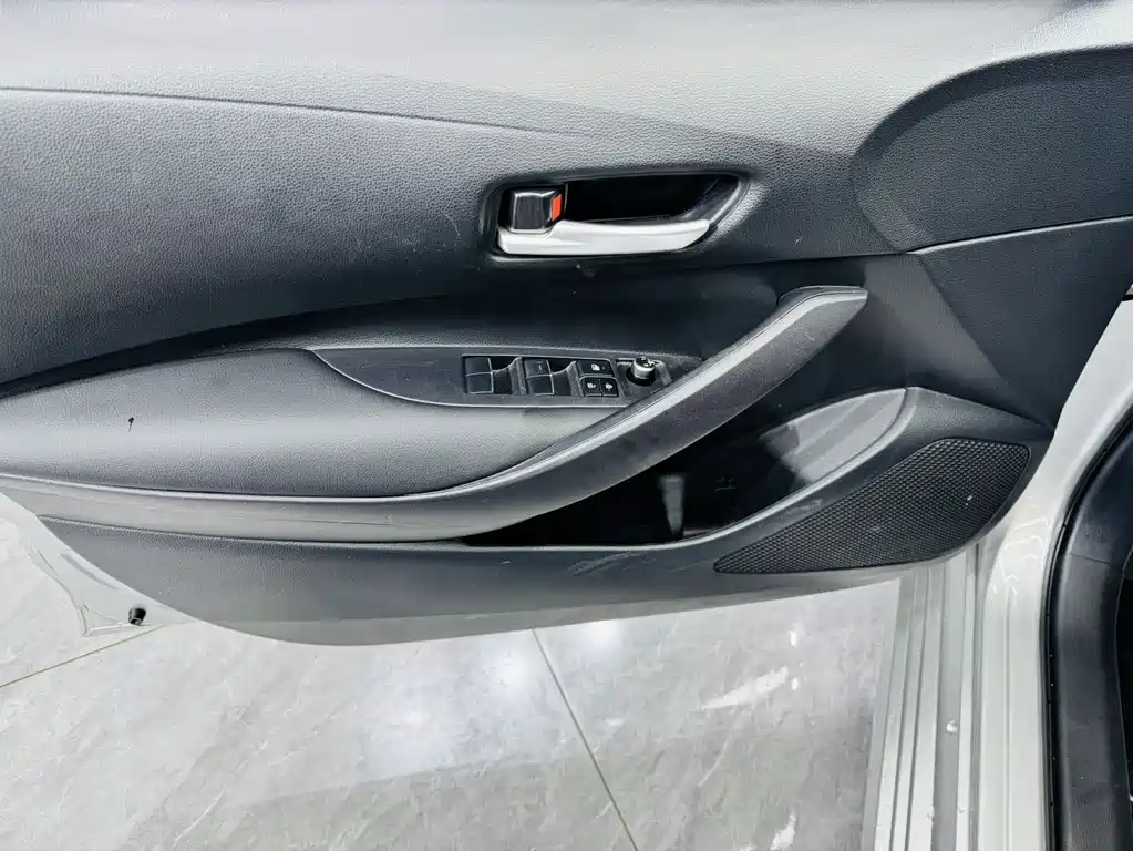 Toyota Corolla — миниатюра 8