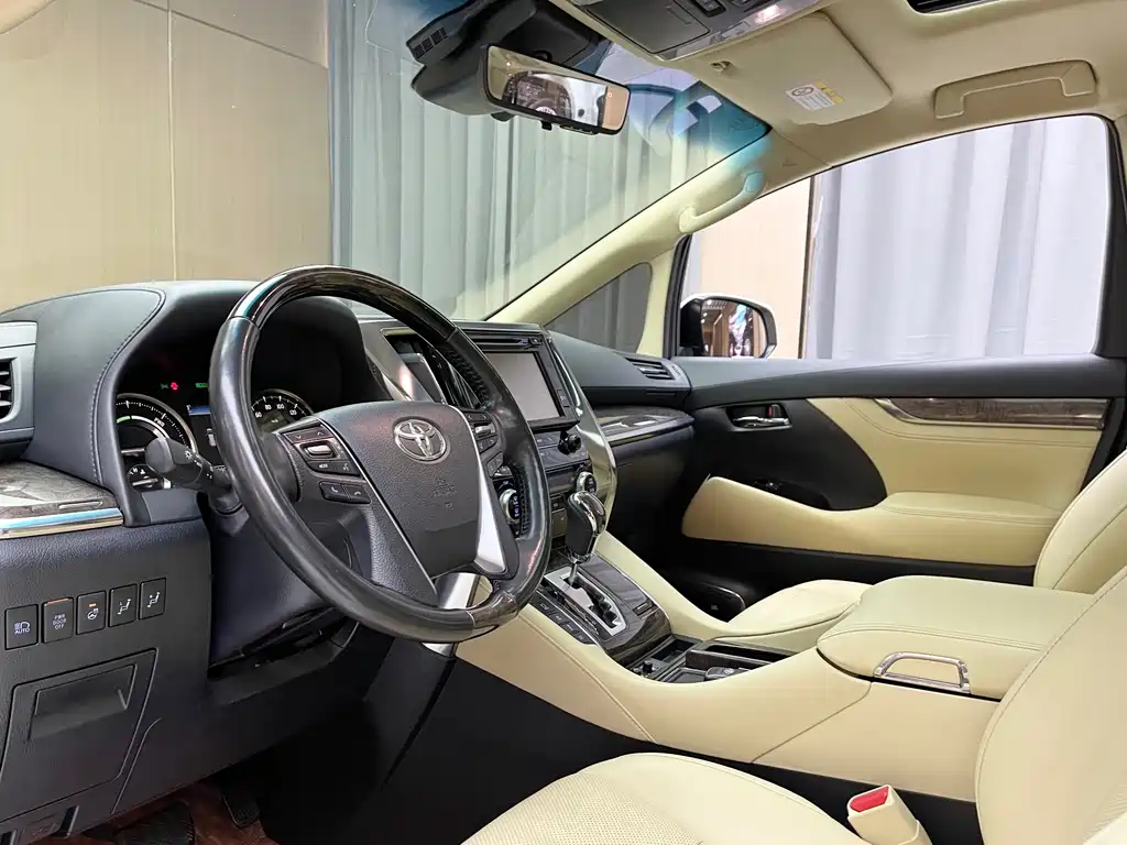 Toyota Vellfire 2019 2.5L HV Luxury