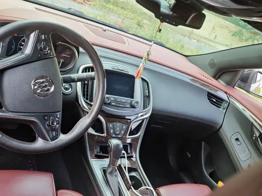 Buick LaCrosse — миниатюра 6