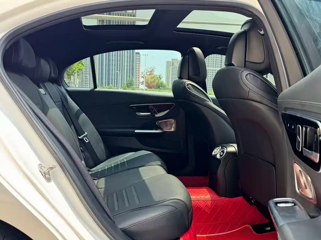 Mercedes-Benz C-Class — миниатюра 11