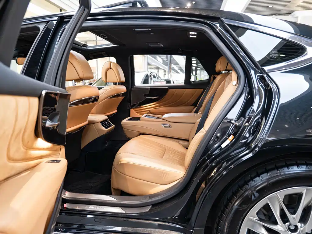 Lexus LS — миниатюра 10