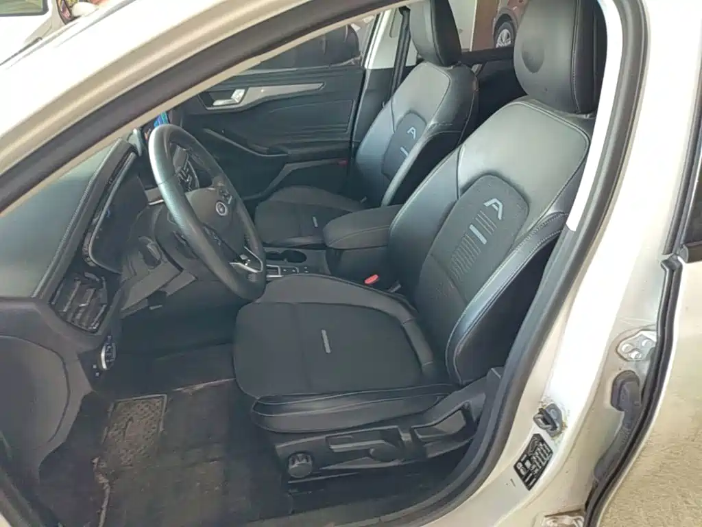 Ford Focus Active — миниатюра 15