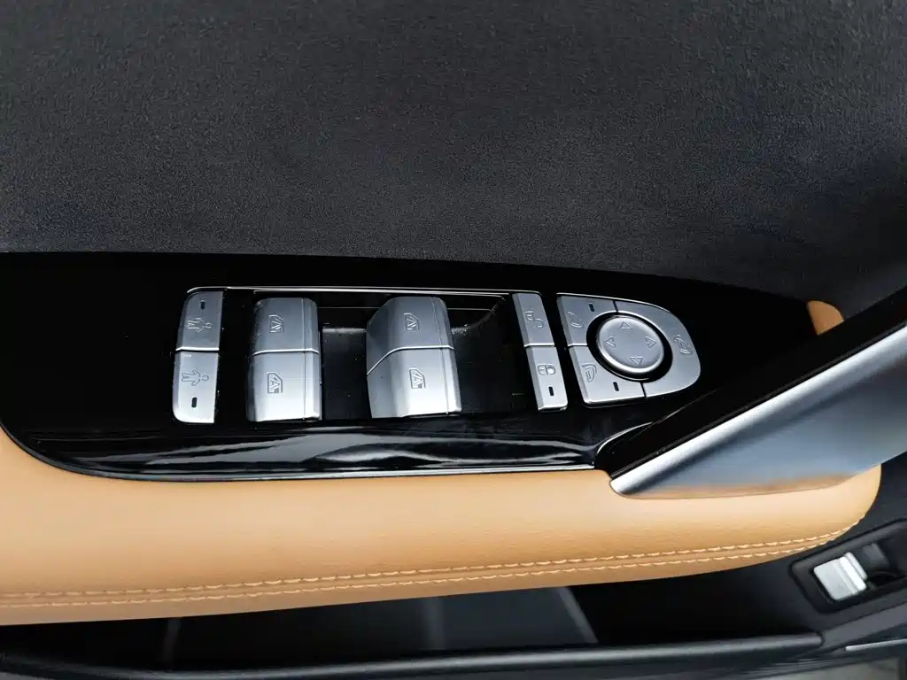 BYD Tang New Energy — миниатюра 9
