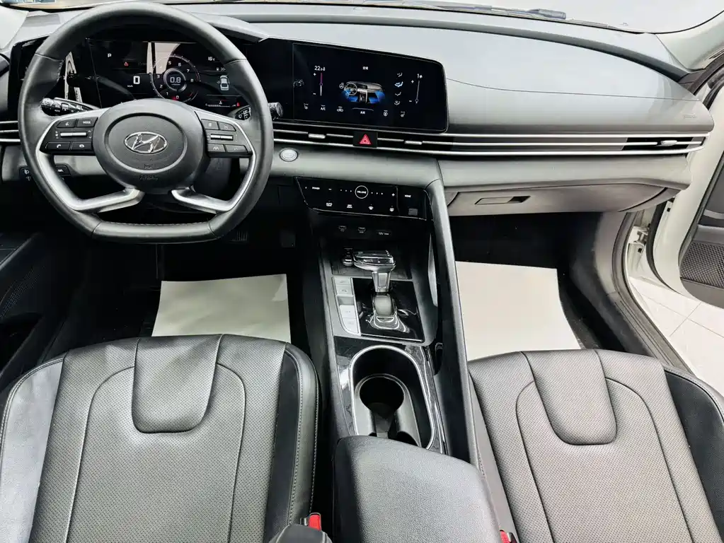 Hyundai Elantra — миниатюра 15