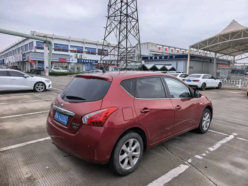 Nissan Tiida — миниатюра 6