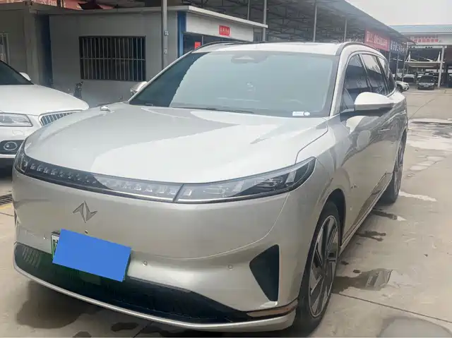 DONGFENG EΠ008 2024