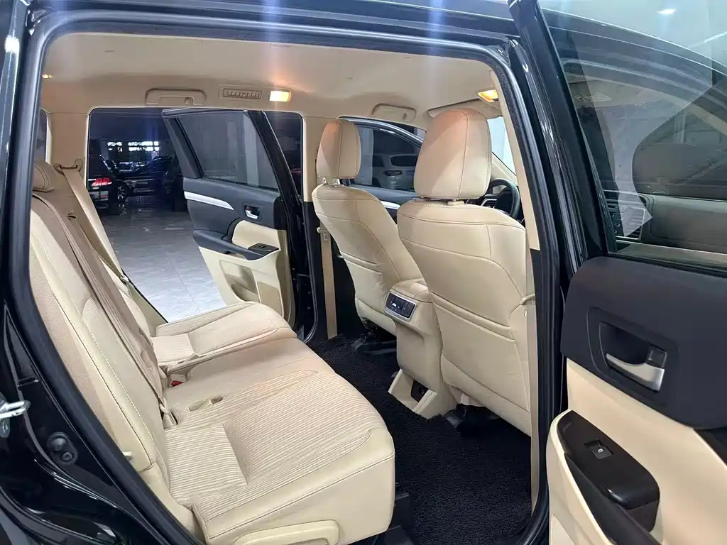 Toyota Highlander — миниатюра 8
