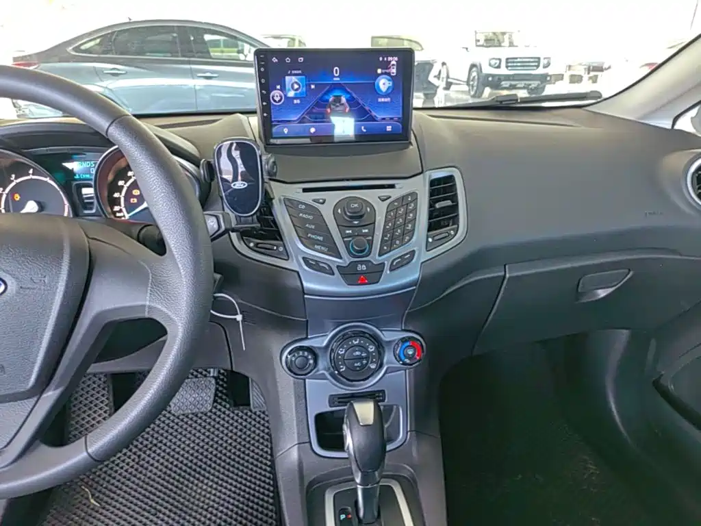 Ford Fiesta — миниатюра 13