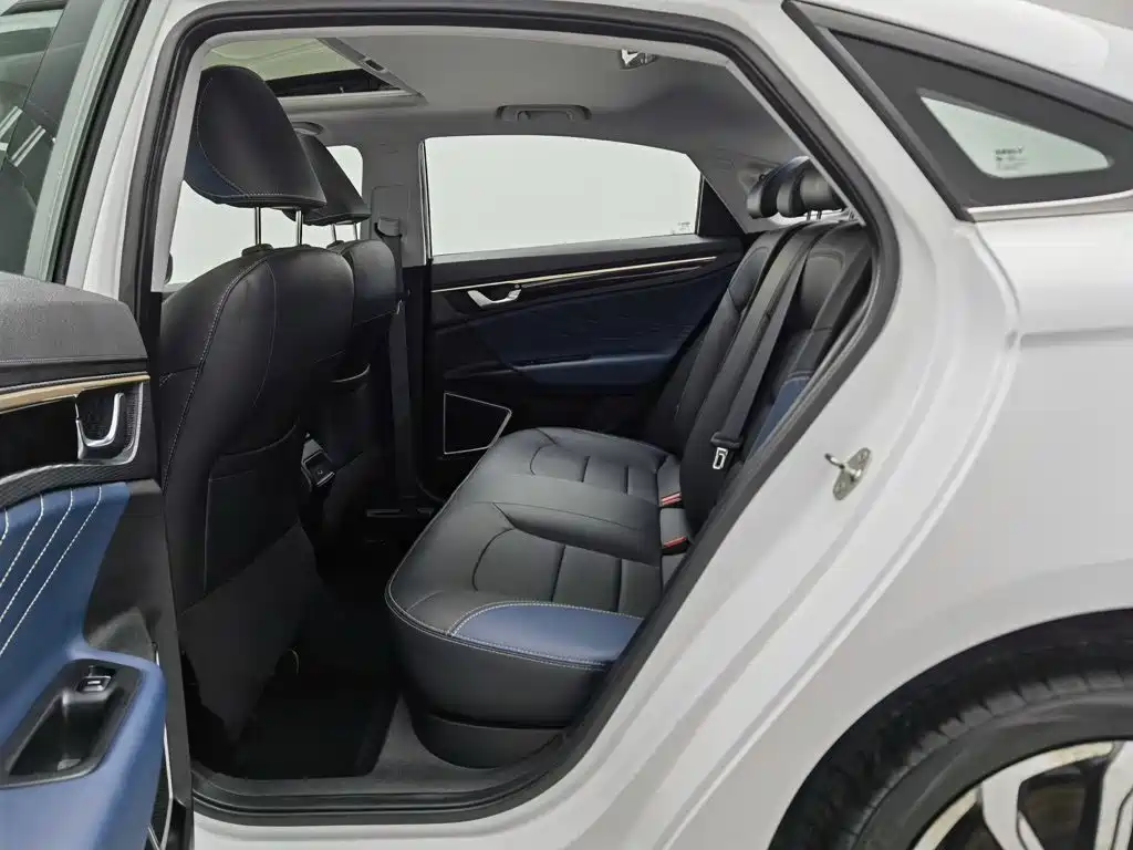 Geely Emgrand GL — миниатюра 15