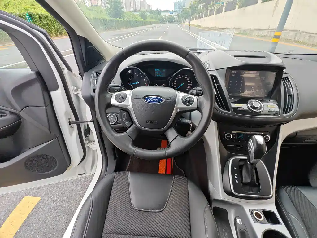 Ford Kuga — миниатюра 15