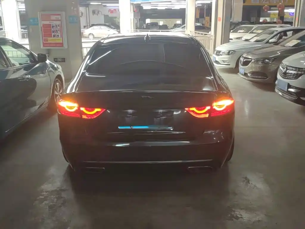 Jaguar XFL — миниатюра 6
